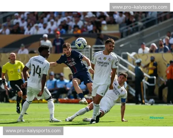 欧冠巅峰对决：皇马与拜仁的荣耀之战，战术博弈与巨星闪耀